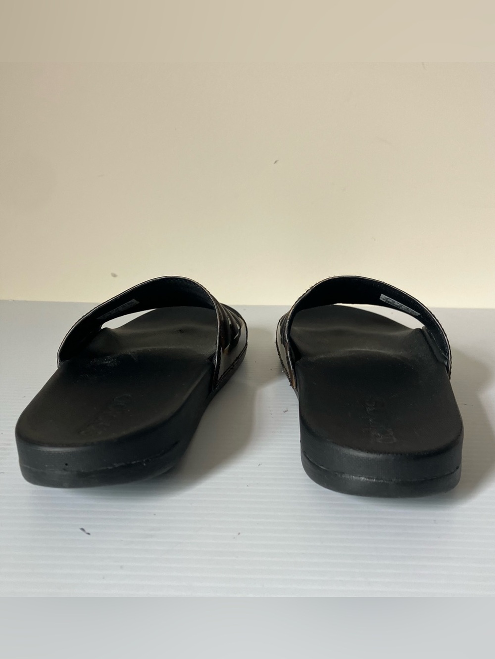 Adidas Adilette Comfort Slides Core Black and Tortoiseshell size 6 - Picture 6 of 8